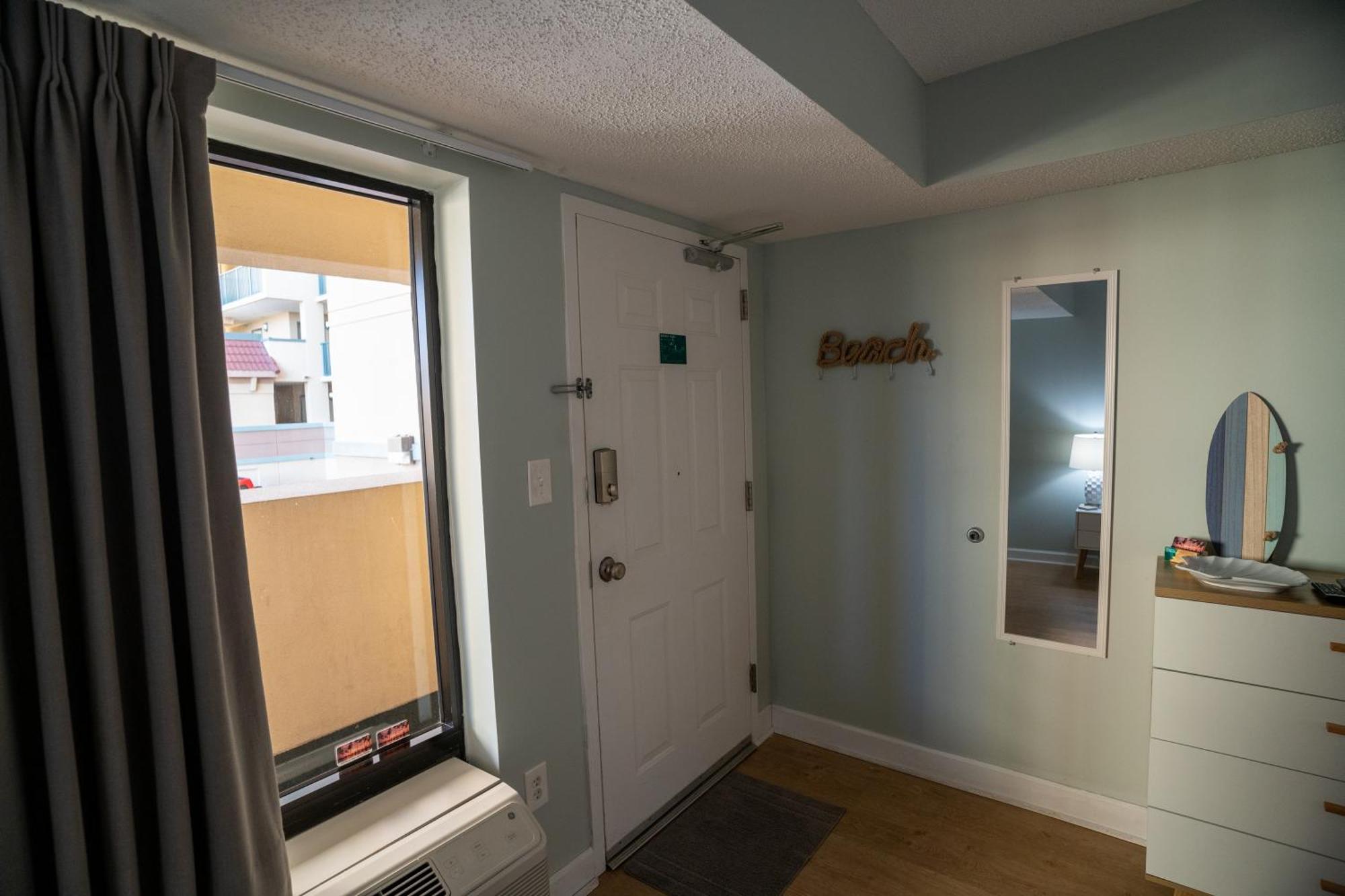 מירטל ביץ' Oceanview Condo With Pool, Hot Tub, Balcony, Right On The Beach מראה חיצוני תמונה